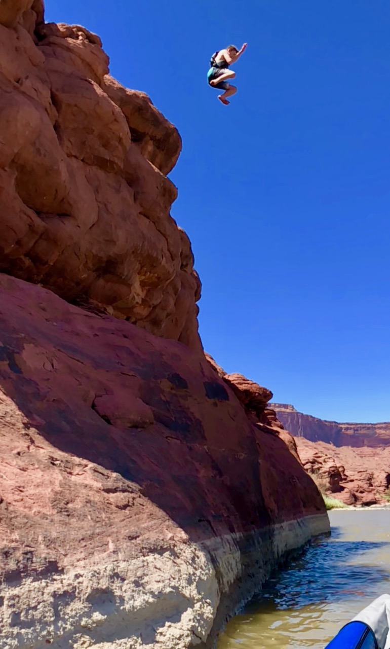 Frame-25-06-2018-10-09-52